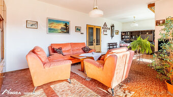 FINREA│5 izbový rodinný dom s garážou v tichej ulici - Záska - 14