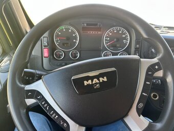 MAN TGM 18.290 se shrnovací plachtou a čelem - 14