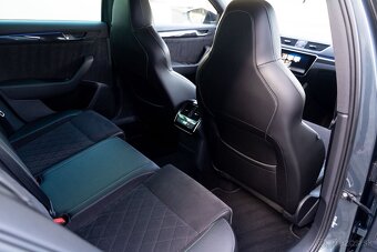Škoda Superb Combi 4x4 Sportline 140 kW (190k) ako nová - 14
