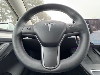 Tesla Model Y LR 514PS Enhanced FSD 47 800 km Biely Interier - 14