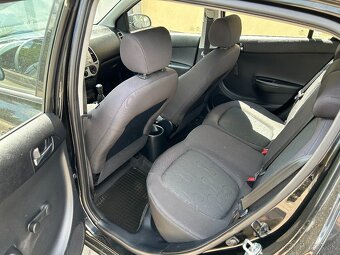 •Hyundai i20 1.2i 16V Comfort •r.v.2010 •111 000km - 14