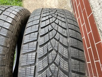 235/55 R18 Goodyear Ultragrip 2ks. - 14