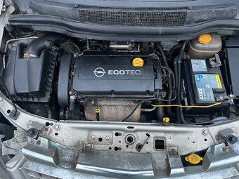 Opel zafira 1.6 benzín 103kW - 14
