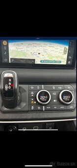 Land Rover Defender P400 - 14