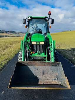 Komunální traktor JOHN DEERE 4720. - 14