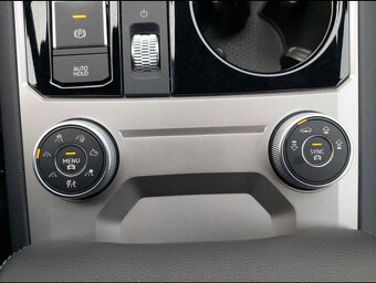 Volkswagen Touareg 3.0 V6 TDI R-Line 4Motion /vzduch +webast - 14