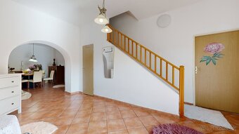 RODINNÝ DOM S DVOMA GARÁŽAMI VO VEĽKOM BIELI - 14