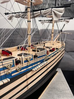 Dreveny model plachetnice. - 14