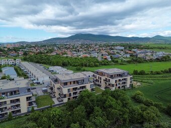 Štýlový 2-izbový byt s priestrannou terasou v Nitre – Green - 14