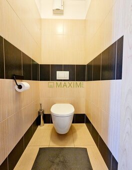 Ponúkame na predaj priestranný 2-izbový byt na Martinčekovej - 14