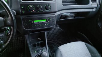 ŠKODA ROOMSTER 1.4 MPI 63 kW PLUS EDITION - 14