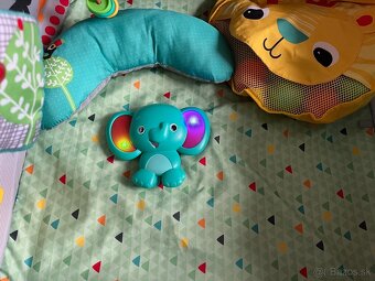 Bright Starts Deka na hranie 5v1 - 14