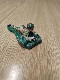 staré hračky, postavičky - 14