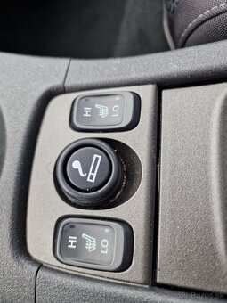 Honda Civic 5D SPORT 1.8 I-VTEC BENZÍN 
I-Vtec - 14