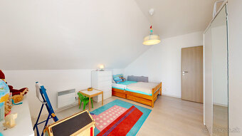 Na predaj priestranný 4-izbový dom v Stupave - 14