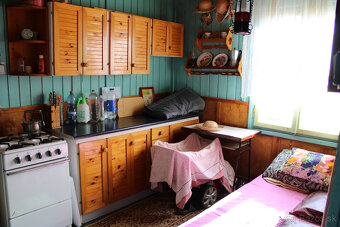 EXKLUZÍVNE-SPEKTRUM REALITY- Na Predaj  záhradná chatka s po - 14