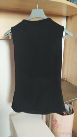 Dámske oblečenie MANGO, UNDER ARMOUR, GUESS, AMISU - 14