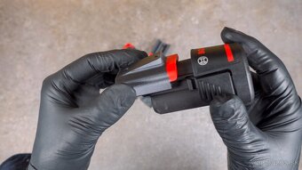 Držiaky batérií BOSCH 12V na stenu - 14