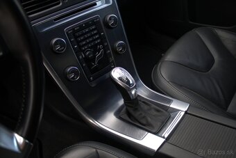 Volvo XC60 D4 AWD Ocean Race Geartronic - 14