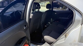 Ford Mondeo 2.0 TDCi Ghia - 14