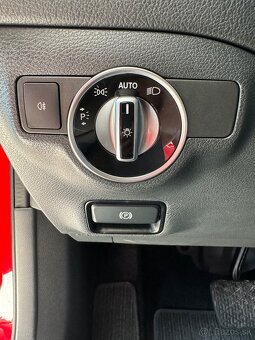 Mercedes-Benz GLA 180 D - 14