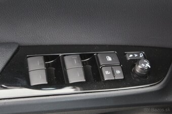 Toyota Prius 1.8 Plug-in Hybrid Executive - 14