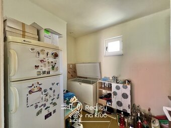 Na predaj tehlový 3-izbový rodinný dom v obci Bátorove Kosih - 14