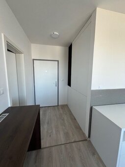 1 izb. byt s parkovacím státím, JURSKÁ ul. - 14