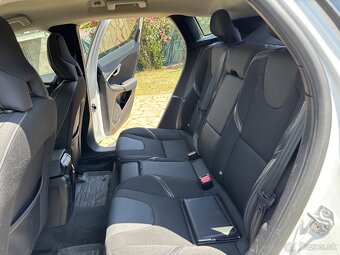 Volvo V40 Momentum 2016 - 14