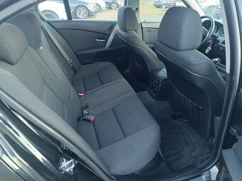BMW  rad 5 530 xd, 4x4 r.v. 6/2006 170 kW, 6° manuál, sedan - 14