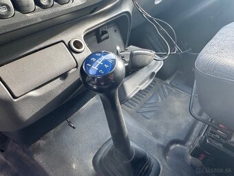 2003 Ford Transit - 14
