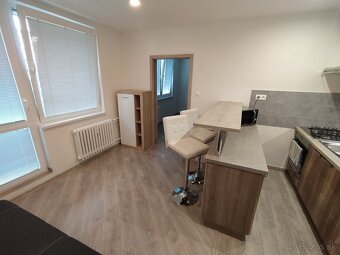1-izbový zrekonštruovaný, plne zariadený byt s balkónom - 14