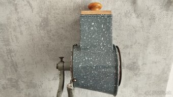 Velmi starý krásný velký mlyncek na strouhanku IDA - 14