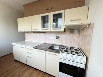 Nám. Kozmonautov- 2 izbový byt, 51 m2, čiastočná rek. KÚPOU - 14