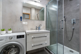 NA PREDAJ KOMPLETNE ZREKONŠTRUOVANÝ 2 IZBOVÝ BYT S BALKÓNOM - 14