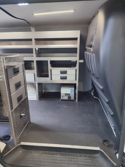 Volkswagen Transporter 2,0 TDI 150k DSG 7 Dielňa odpočet DPH - 14