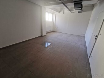 Prenájom kancelárskych priestorov v OD Prior v širšom centre - 14