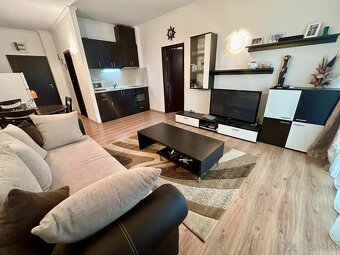 Štýlový dvojizbový apartmán v ideálnej dovolenkovej lokalite - 14
