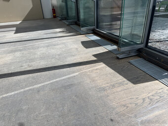 Prenájom prízemného obchodného priestoru 185 m² na prémiovej - 14