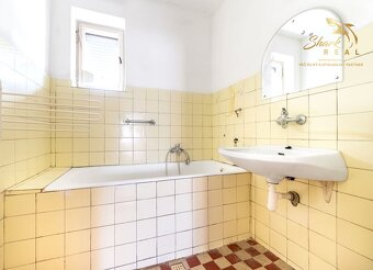 Rodinný dom na predaj v obci Slovenský Grob - 14