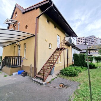 Rod. dom s 2samostatnými bytmi,garážou,záhradou Slovenská ul - 14