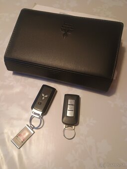 Mitsubischi Outlander PHEV - 14