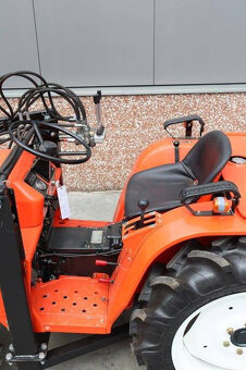 Traktor Kubota B1702 - 14