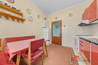 Starší rodinný dom v tichej lokalite BA III Vajnory, na pred - 14