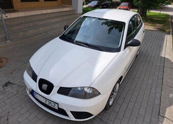 Seat Ibiza 1,2 i benzín manuál 51 kw - 14