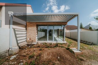 MODRANKA LUXUSNÁ NOVOSTAVBA RODINNÉHO DOMU V TICHEJ ČASTI - 14