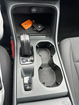 VOLVO xc40 T2-AUTOMAT-RV:2021--165tis km--1.5 Benzín - 14
