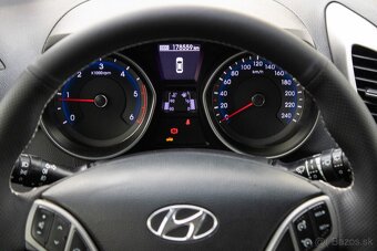 Hyundai i30 CW 1.6i CRDi VGT Family - 14