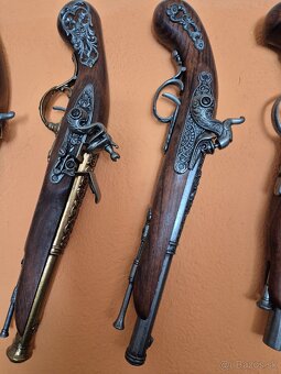 Repliky kresadlovych pištolí - 14