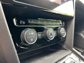 Volkswagen Passat Variant 2.0 TSI 140 kW R-Line DSG - 14